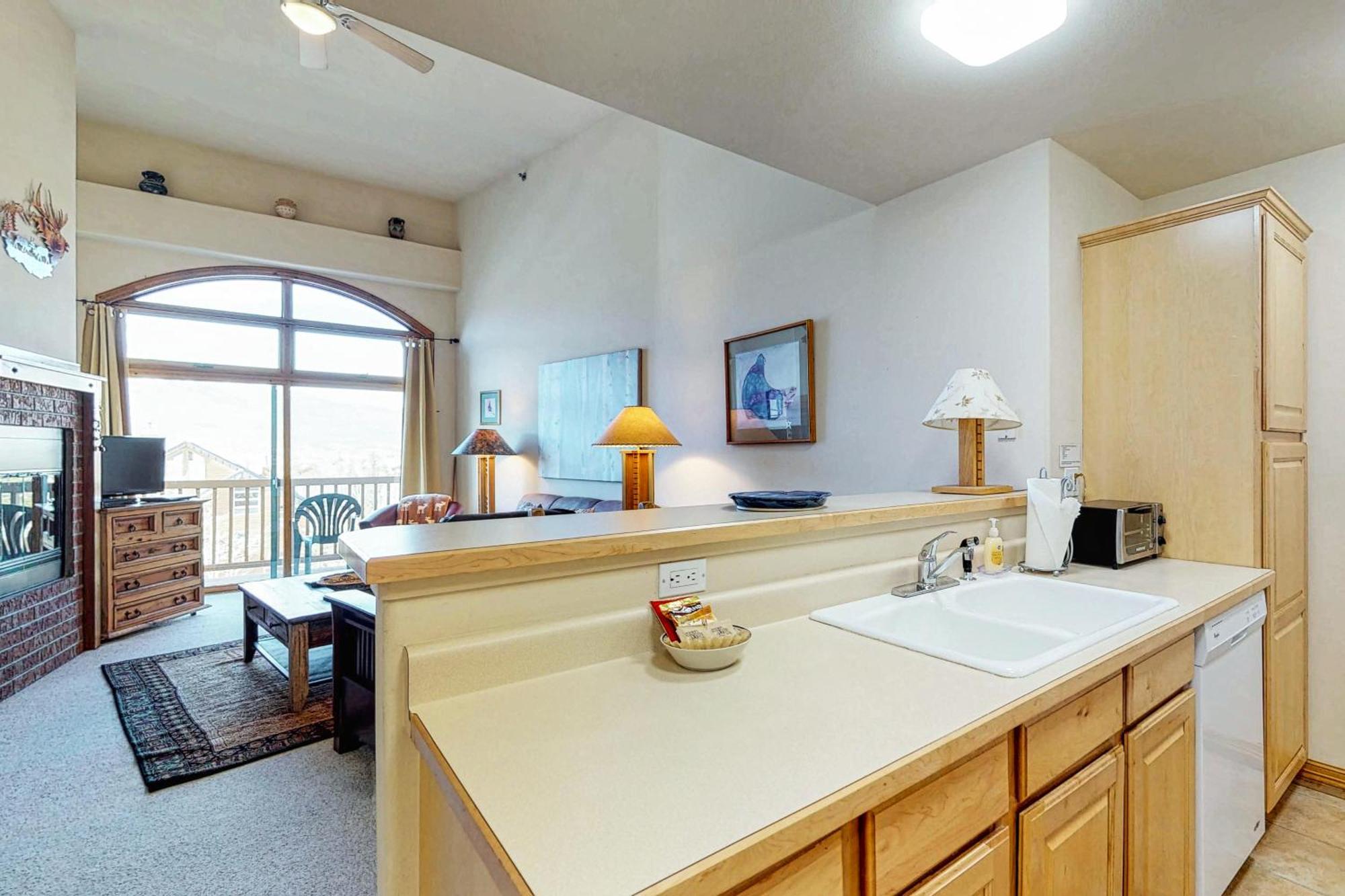 Dillon Commons Hotel Room photo